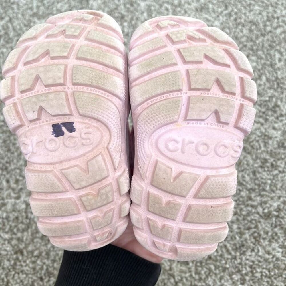 Size 5 / Toddler Girl Crocs Sandals - Picture 6 of 8